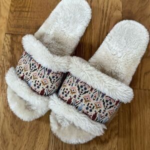 Minnetonka Sherpa Slide Slippers